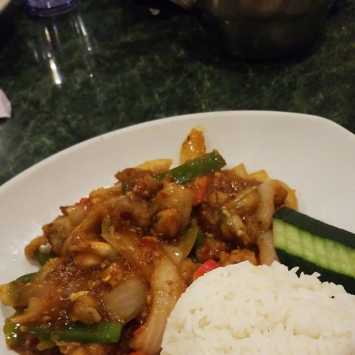 Cơm Gà Xào Hành Gừng 薑葱雞飯